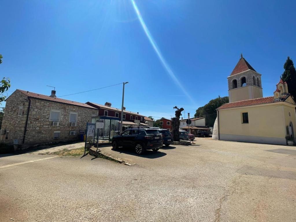 Villa Amore Radini Istrian Romantic Studio With Private Parking And Terrace Brtonigla Exterior photo